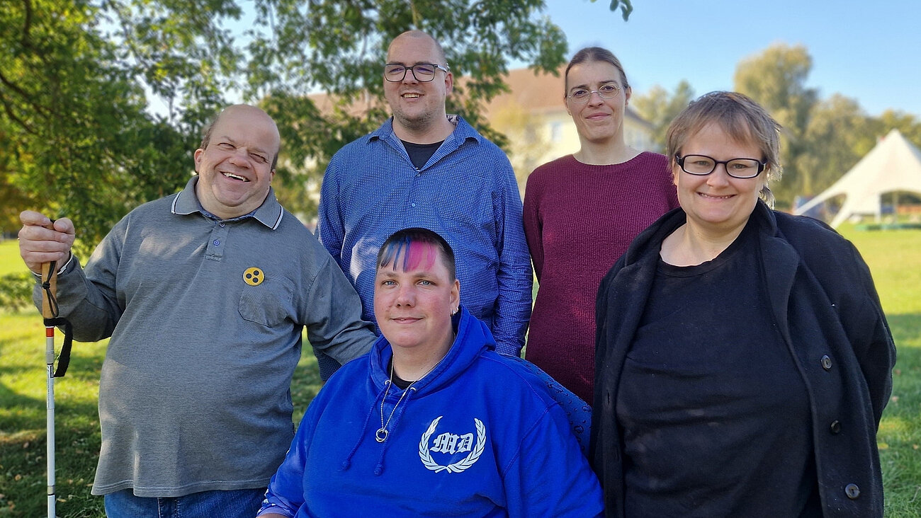 Die Bildungsfachkräfte des KIB schauen freudnlich in die Kamera.